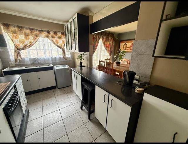 3 BEDROOM HOUSE FOR SALE IN THE REEDS